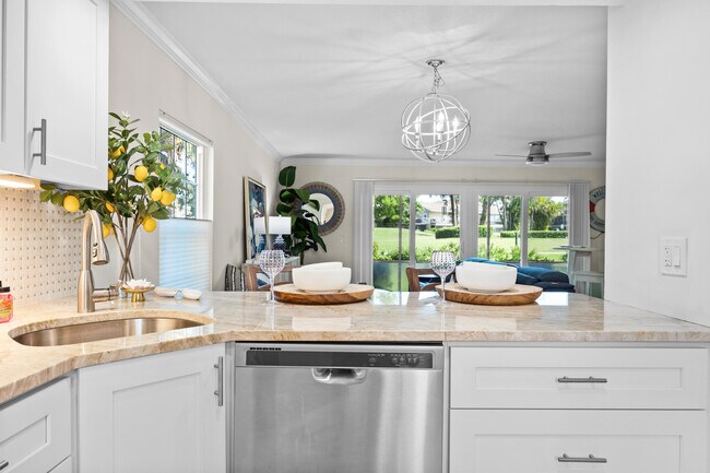 Building Photo - 9239 SE Riverfront Terrace