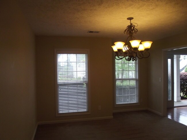 Building Photo - Palmetto Place