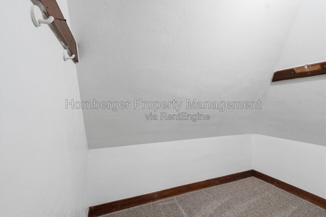 Building Photo - 1128 W Spofford Ave