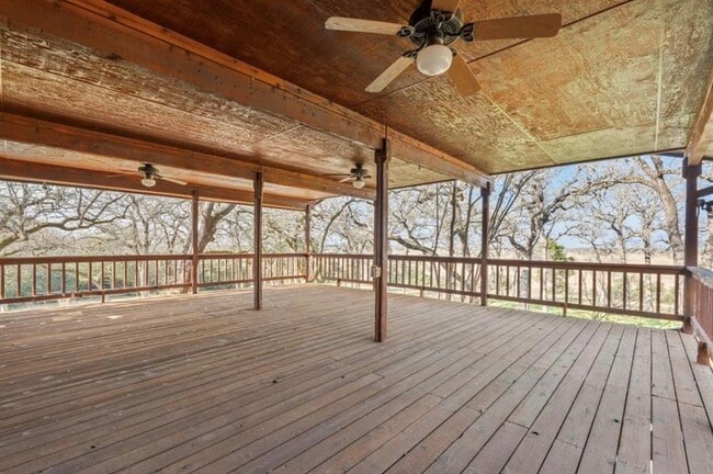 Building Photo - 180 Bradley Ln