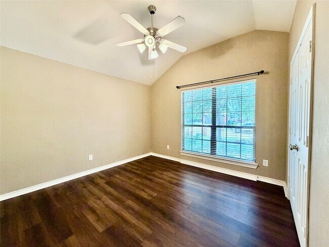 Building Photo - 3504 Northpointe Drive