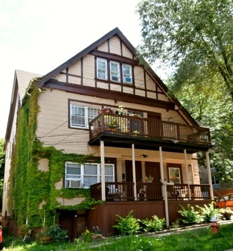 Building Photo - 1381 W 116th St