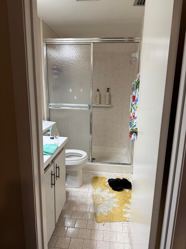 Building Photo - 329 Knotty Pine Cir