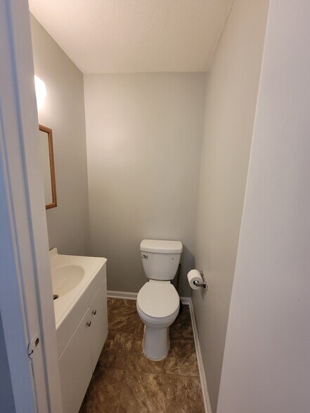 Bdr 2 - half bath - 2032 NW 51st St