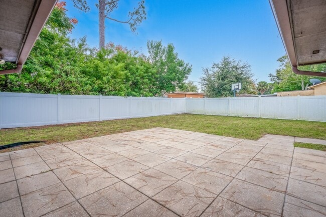 Building Photo - Renovated 3/2 Home in Daytona Beach