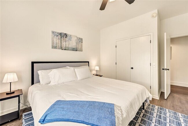 Building Photo - 801 NW C St