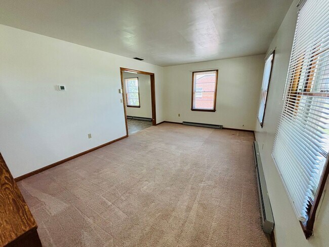 Building Photo - 515 Quesenberry St