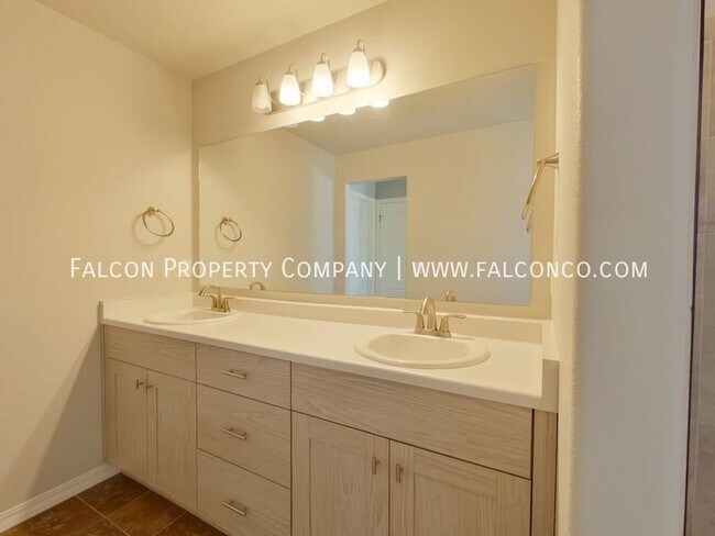 Building Photo - 4453 Kaolin Ct