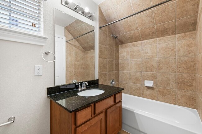 Building Photo - 3334 Clearview Villa Way