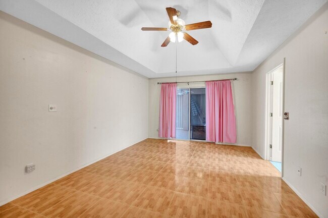 Building Photo - 1732 SW Lexington Dr