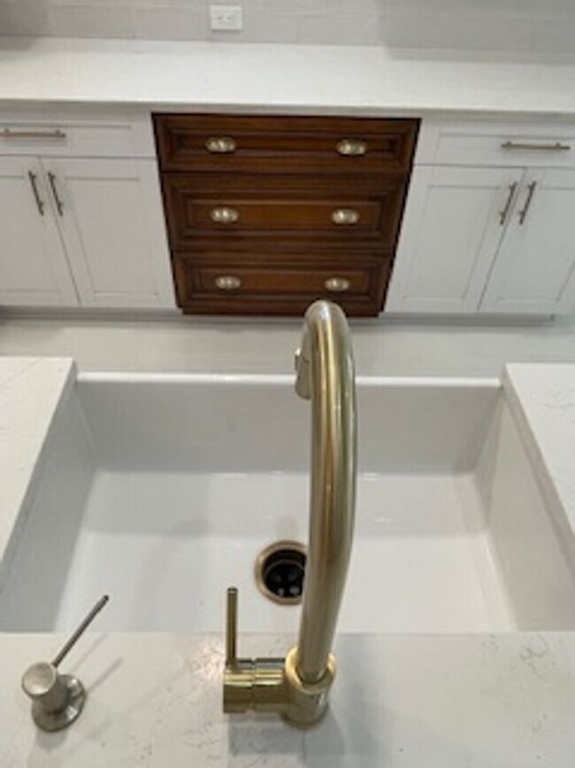 Building Photo - Carrollwood area , Andover Community , 3 Bedroom 2 Bath with beautiful Outdoor Living space. For ...