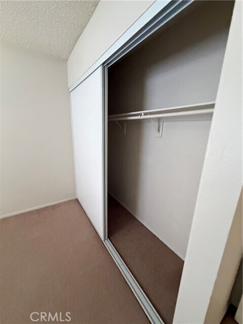 Building Photo - 1335 N Elderberry Ave