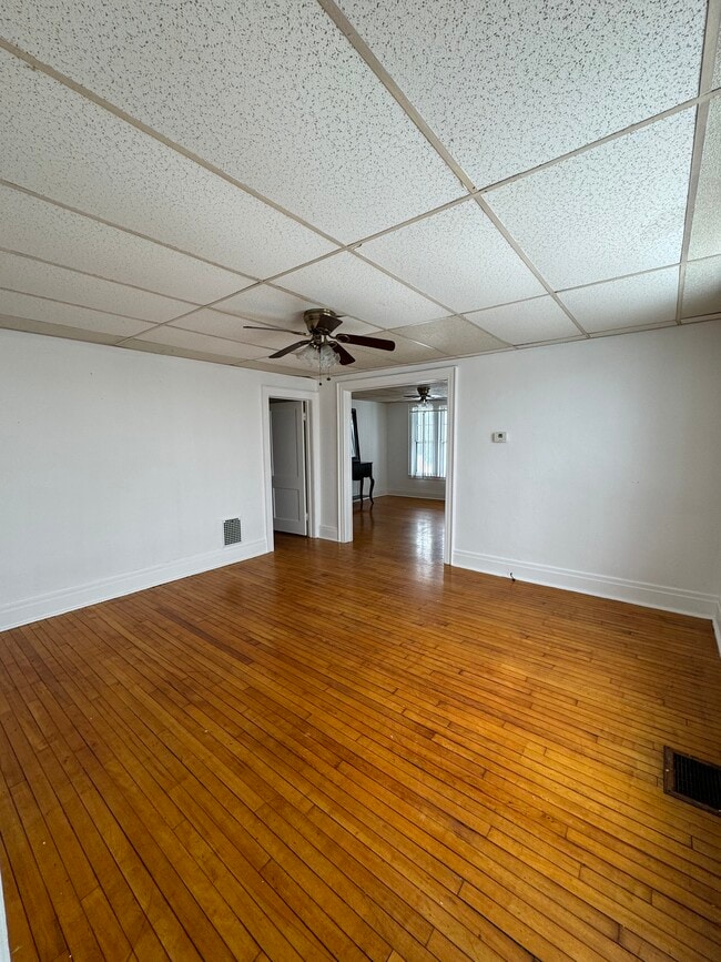 Building Photo - 1013 Downer Ave