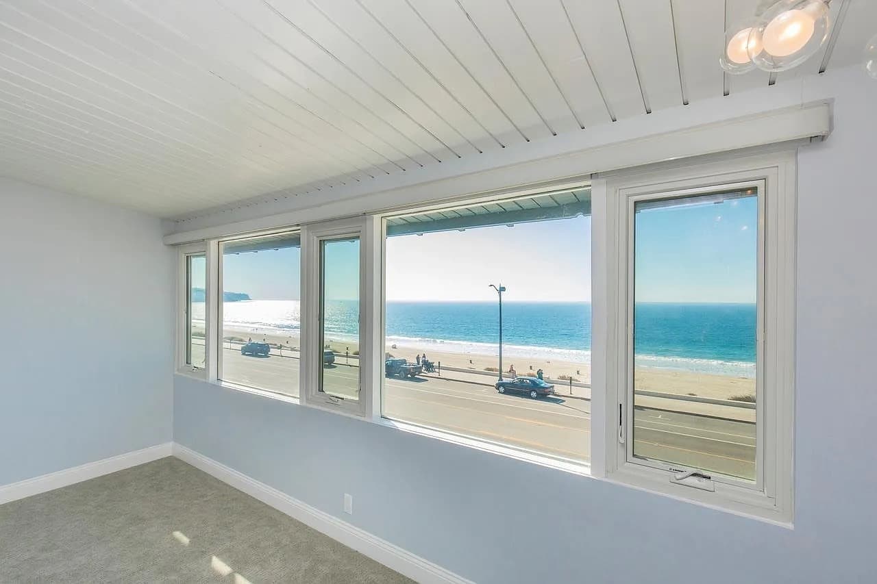 Building Photo - 1710 Esplanade