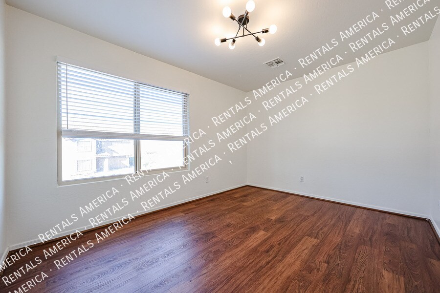 Building Photo - 6175 S Sharon Ct