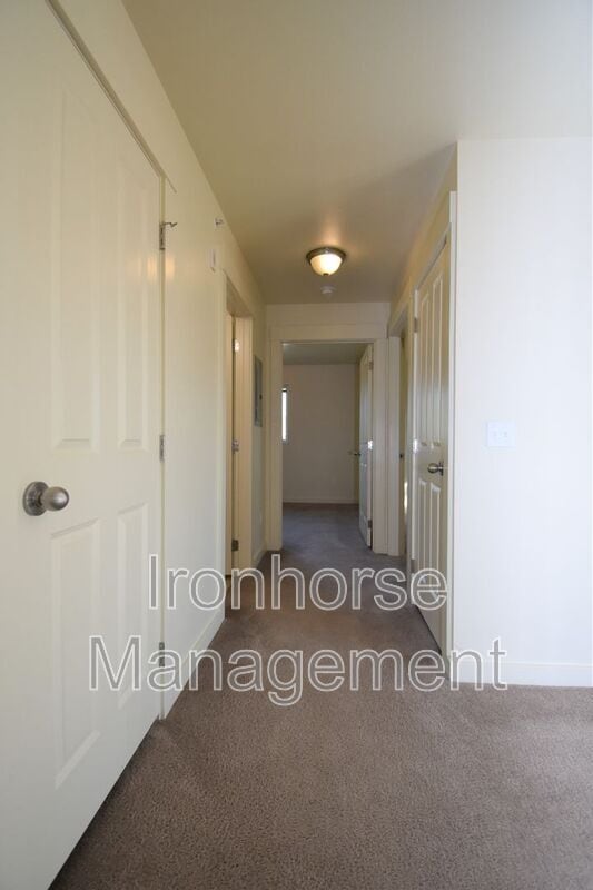 Building Photo - 807 W Villard St