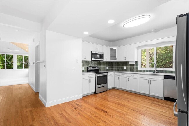 Building Photo - 3945 Loquat Ave