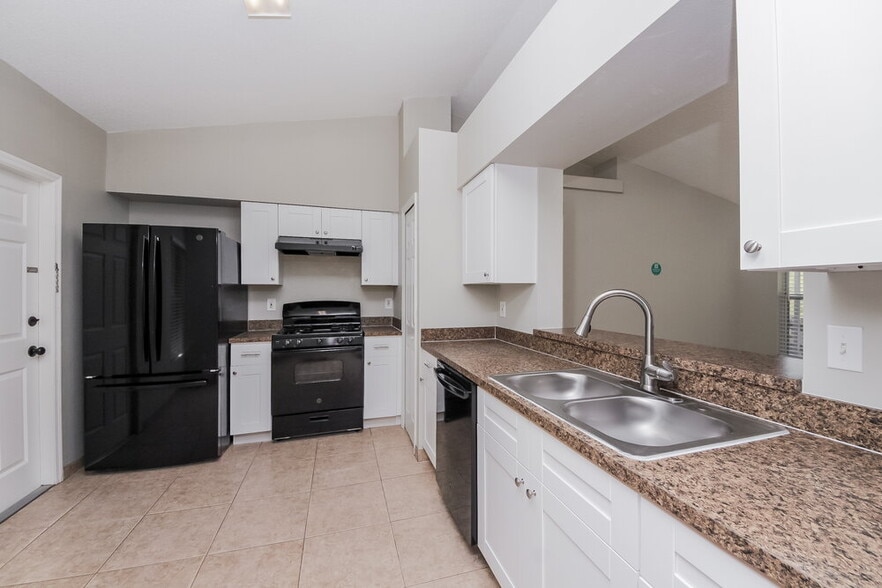 Building Photo - 15431 Margaux Dr