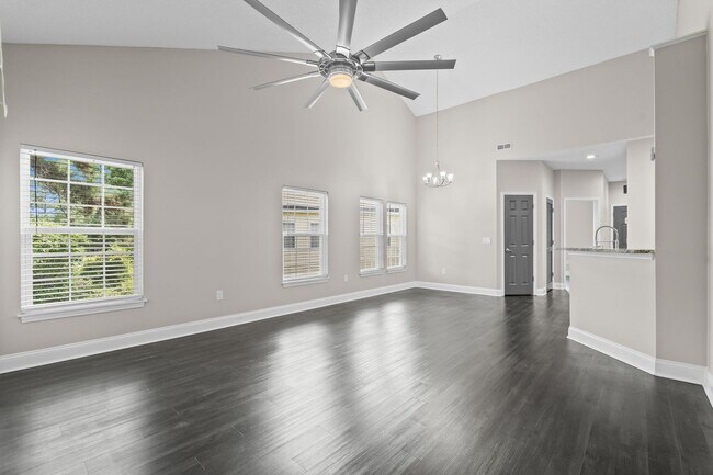 Building Photo - 5026 Belleglen Ct