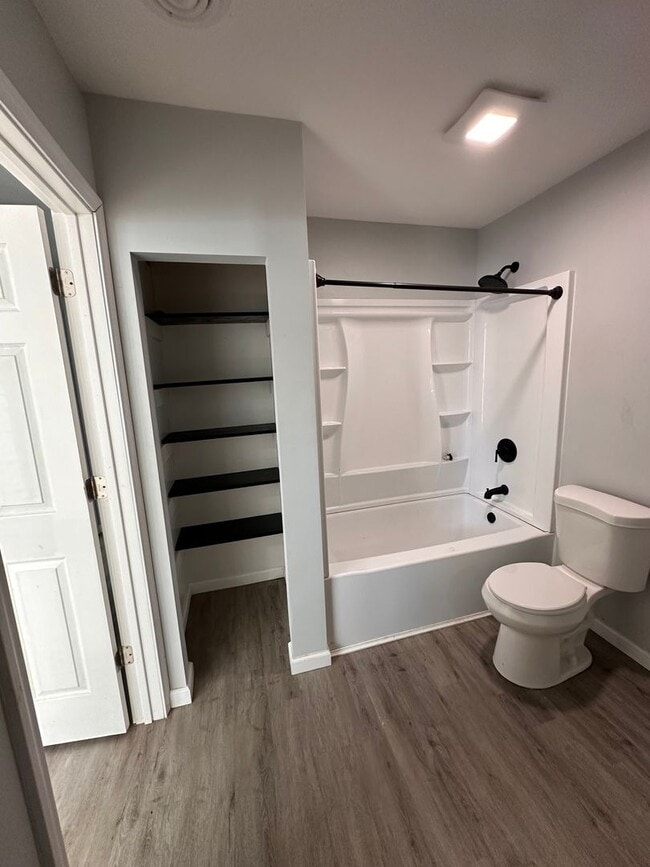 Building Photo - 3 Bedroom house