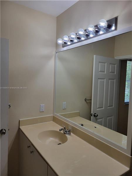 Building Photo - 2707 SW 82nd Ave