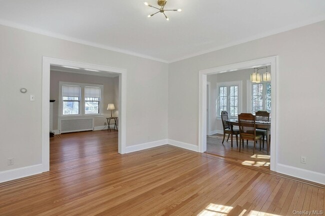 Building Photo - 10 Robins Rd