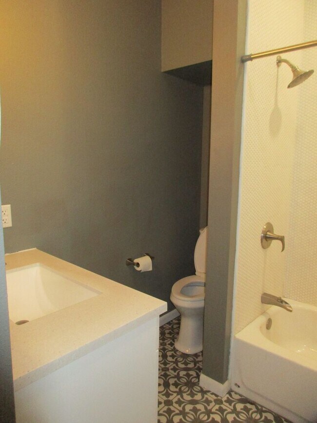 Building Photo - Charming Remodeled Home