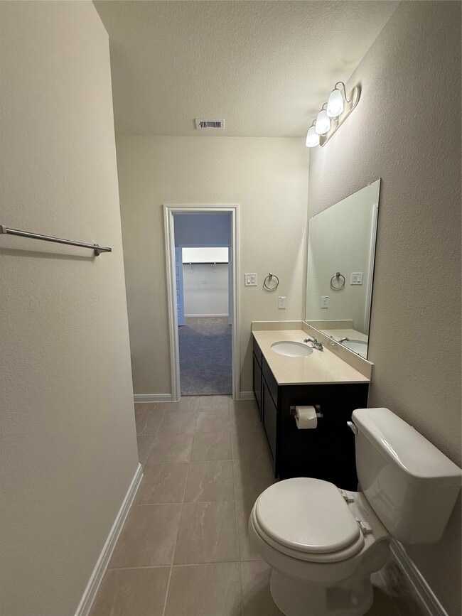 Building Photo - 11840 E Gate Dr