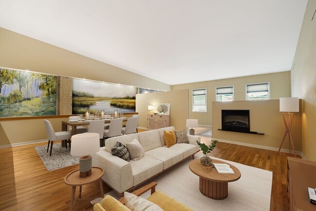 Building Photo - Stylish Studio Condo in Downtown Asheville – Rare Top-Floor Find