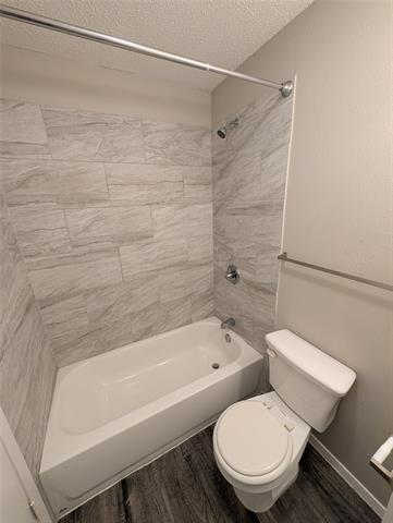 Building Photo - 424 Langley Ave