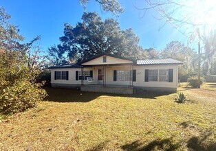 Building Photo - FOR RENT