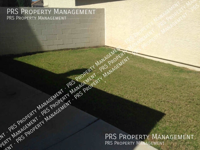 Building Photo - 1623 N Comanche Dr