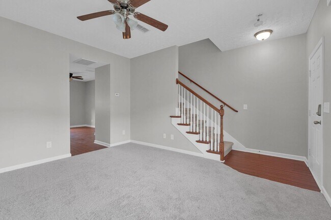 Building Photo - 807 Lower Park Pl