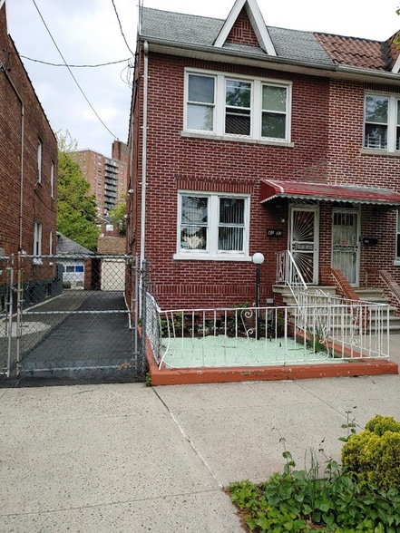 Main entrance - 4137 Boyd Ave