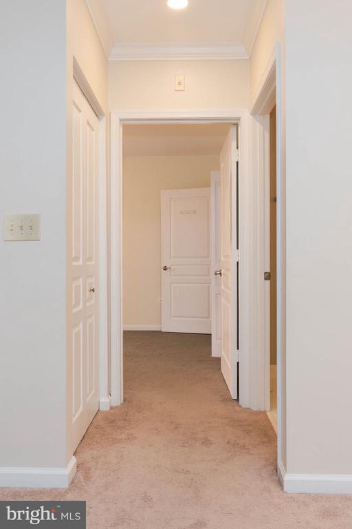 Building Photo - 2204 Westcourt Ln