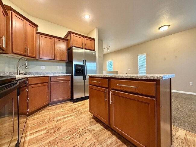 Building Photo - 14791 S Chandlerpoint Way