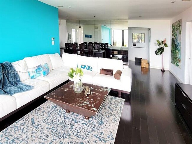 Building Photo - 77 Crandon Blvd