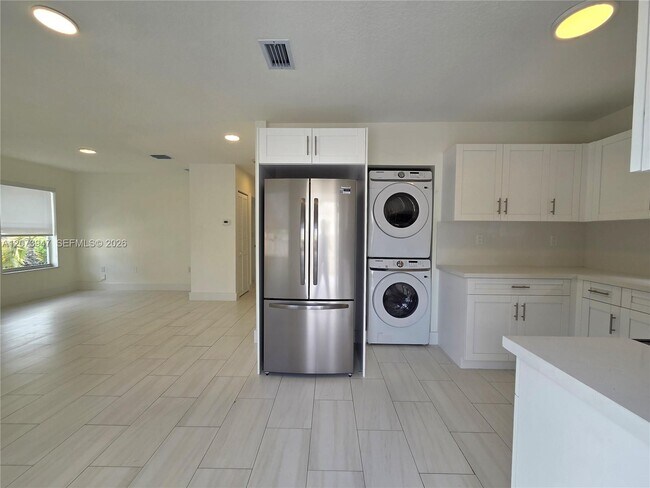 Building Photo - 242 NW 51st Ave
