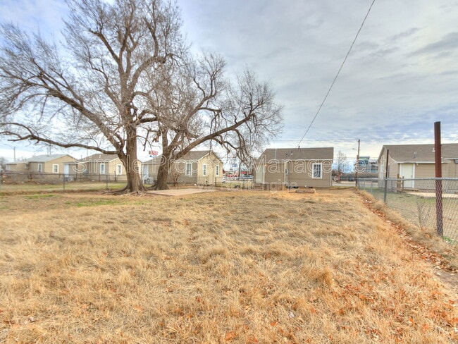 Building Photo - 4005 N Rockwell Ave