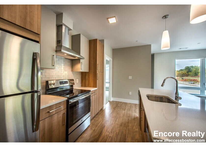 Building Photo - 203 Concord Tpke