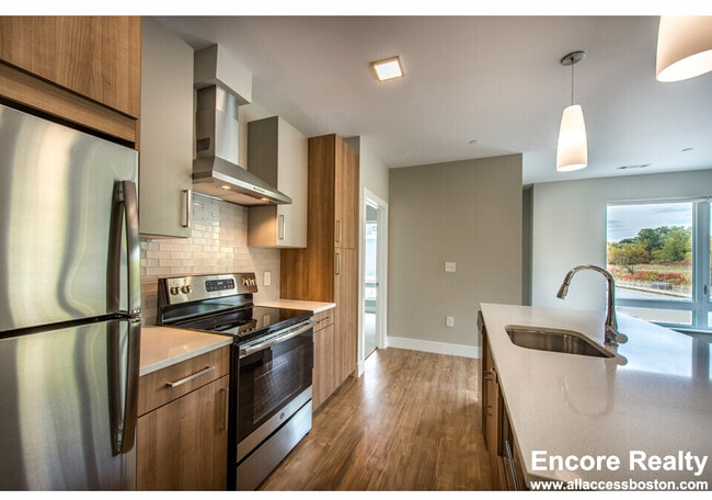 Building Photo - 203 Concord Tpke