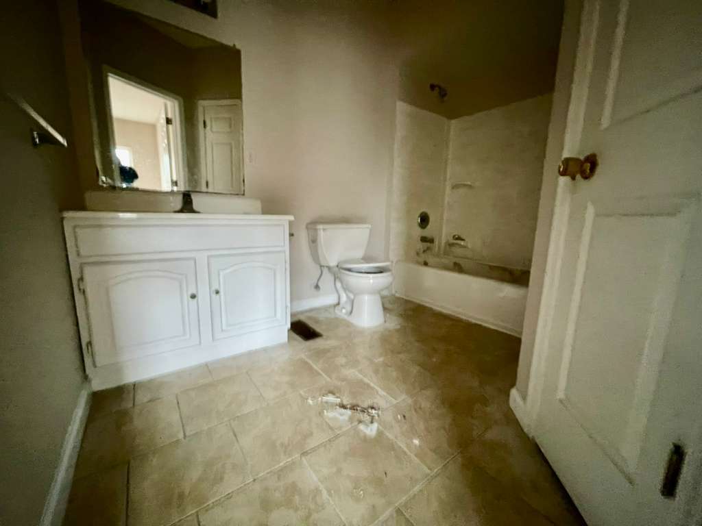 Building Photo - 488 Communipaw Ave