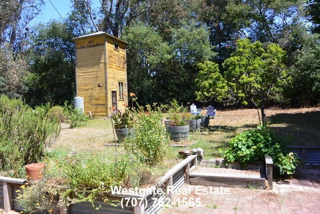 Building Photo - 3740 Roblar Rd