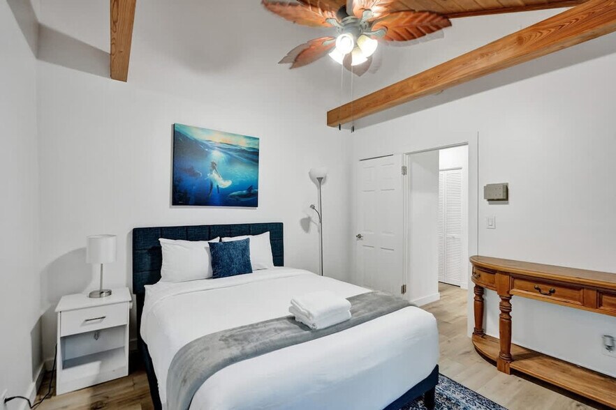 Building Photo - 1115 SW 4th St