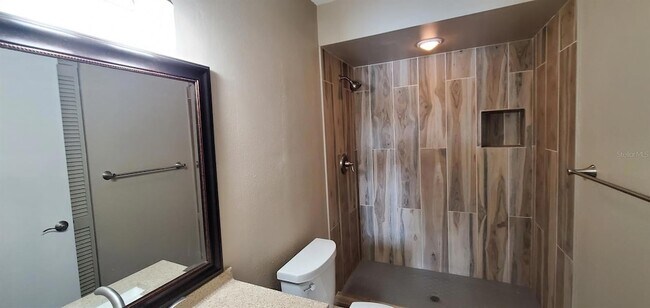 Building Photo - 5210 Wedgewood Ln