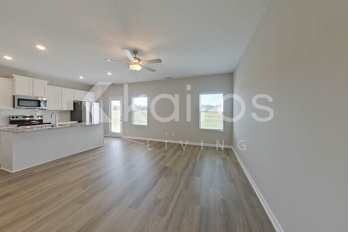 Building Photo - 862 Silent Barge Cv