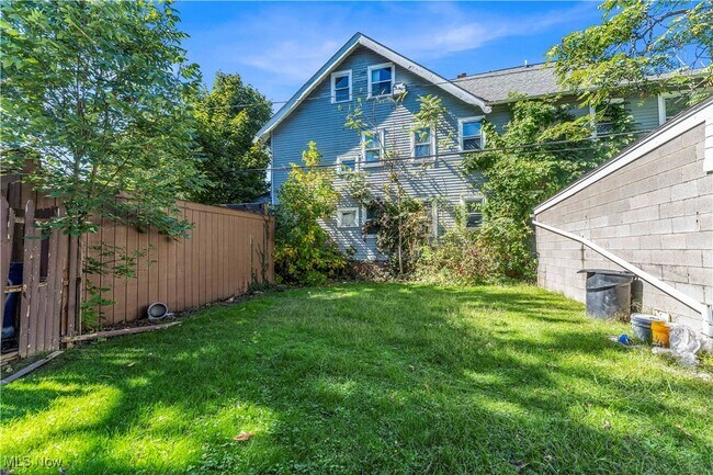 Building Photo - 1616 Eddington Rd