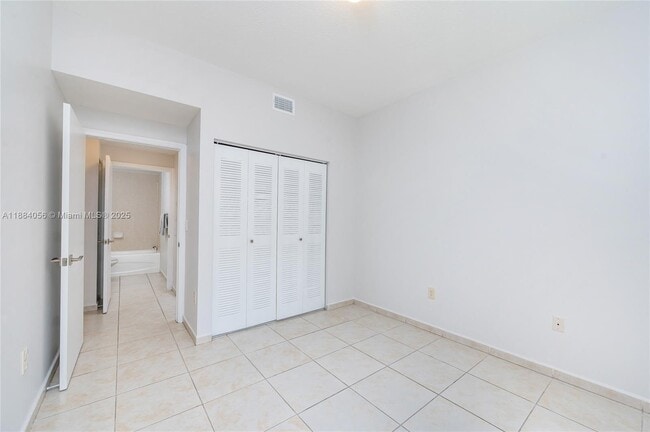 Building Photo - 7290 NW 114th Ave