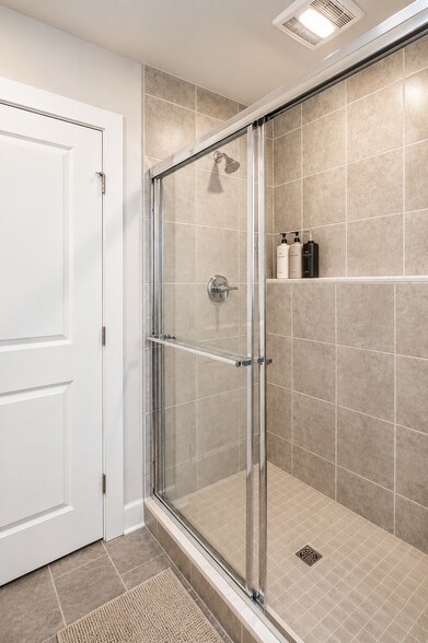 Building Photo - 701 Halcyon Ln
