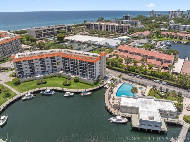 Building Photo - 2871 N Ocean Blvd